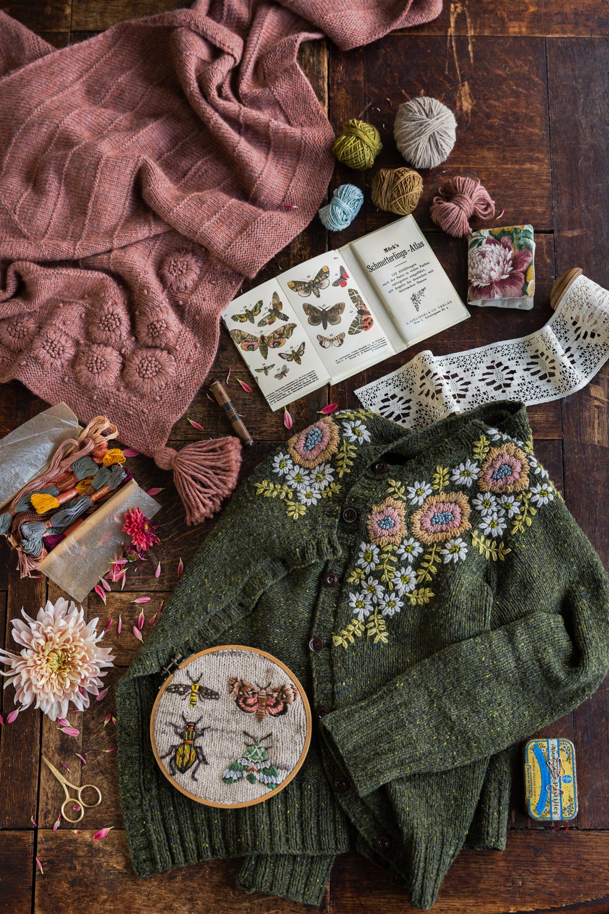 Interior pages of Embroidery on Knits by Judit Gummlich.